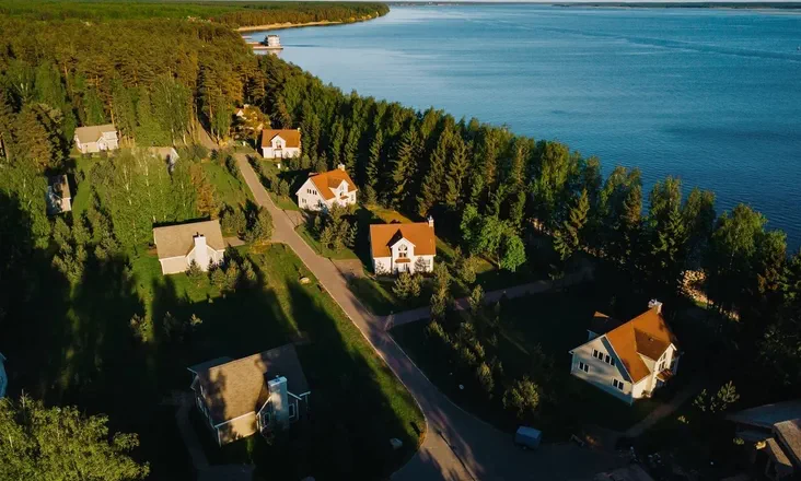 Аренда коттеджей посуточно: бронирование в Бухте Коприно